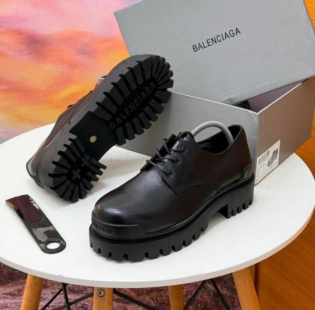 Men's black chunky sole dress shoe